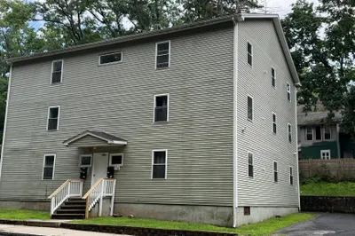 174 Locust St 1