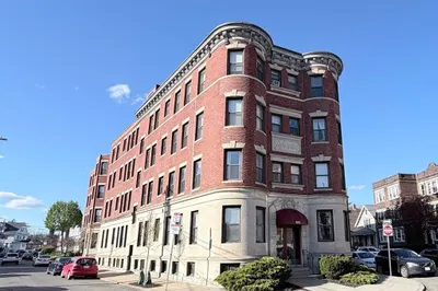 100 Linden St #8 1
