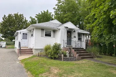 11 Eden Glen Ave 1