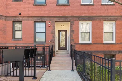 65 Pleasant St #3
