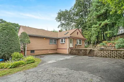 1 Ludlow Ave