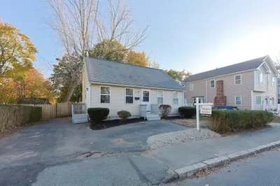 32 Brookside Avenue 1