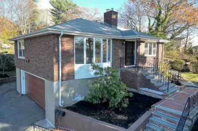 48 Conrad St