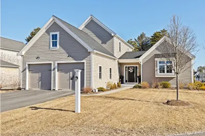 32 Wisteria Rd 1