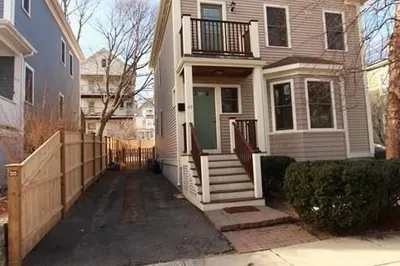 49 Wyman St #49