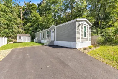 2b Forest Hill Drive