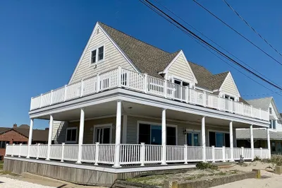 93 Beach Ave Winter Rental Ave #9/15-5/15