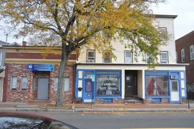 136 Exchange St 1