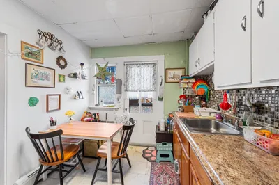 12 Evergreen Sq