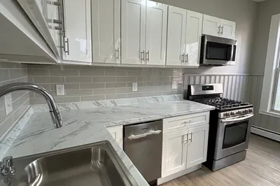 15 Proctor St #1