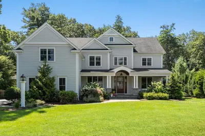 481 Elm St