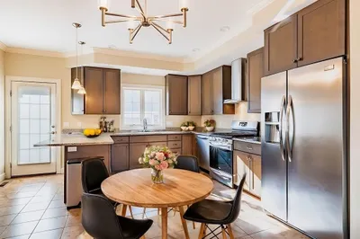 70 Hatfield St #70B 1