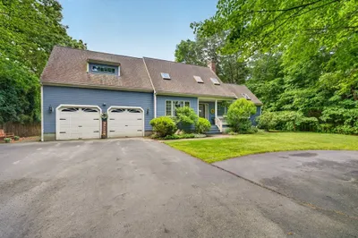42 Medeiros Ln 1
