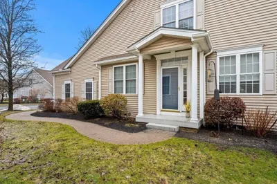 3 Larkspur Cir #3