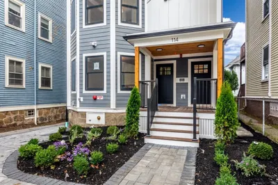 114 Franklin St #2