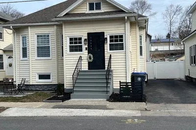 13 Caswell Ave 1