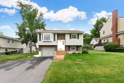 4 Rossmore Rd 1