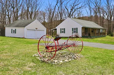 240 Upper Rd