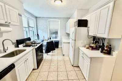 11 Foster St #4 1
