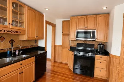 37 Euclid Ave #2