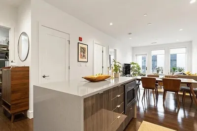 2 West 6th St #303
