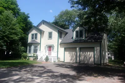 11 Malcomb Rd 1