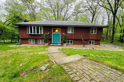 45 Brentwood Rd 1