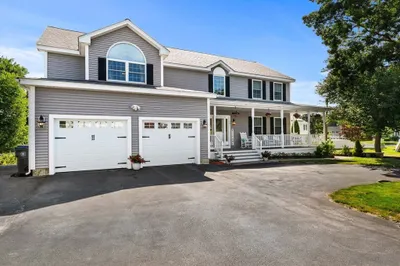 261 Oak Street 1