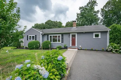 175 Edgewater Dr