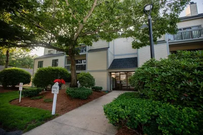 1100 Salem St #5