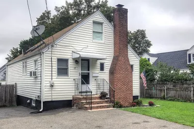 17 Cottage St