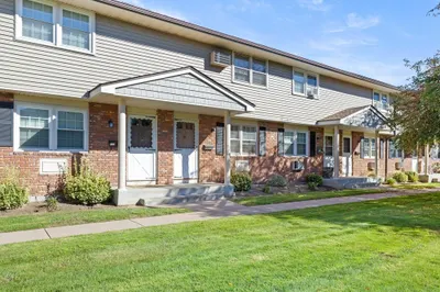 420 Main St #82 1