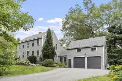 195 Haggetts Pond Rd 1