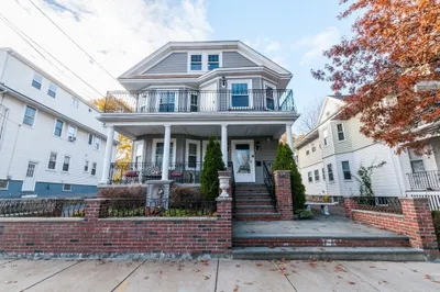 158-160 School St #158 1