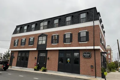 14 Williams St #4