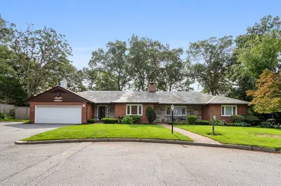 35 Elmcrest Cir 1