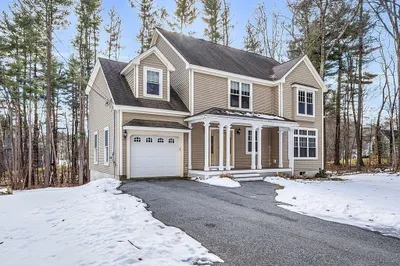 8 Collier Avenue 1