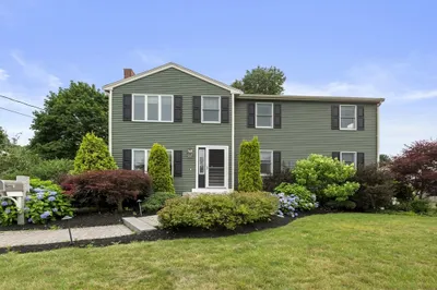 4 Raymond Cir 1