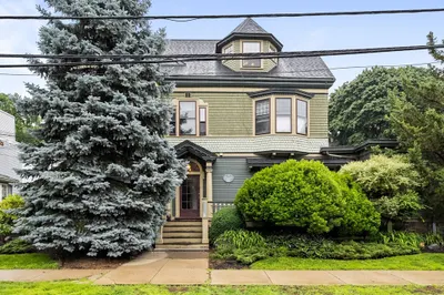 14 Wellington St #1 1