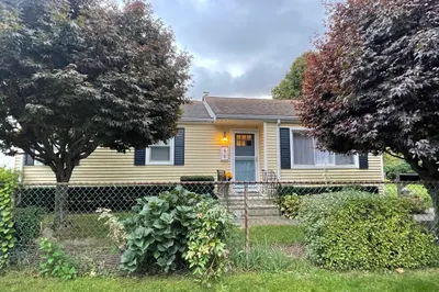 56 Carlisle St