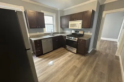 18 Chase St #2