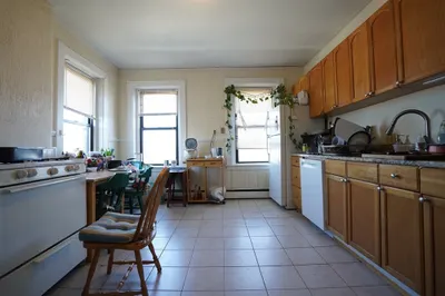 109 Windsor St #8