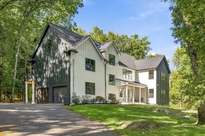 25 Meadowbrook Road 1