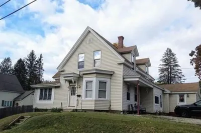 27 PleAsAnt St #A