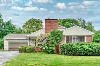 2 Howard Ct