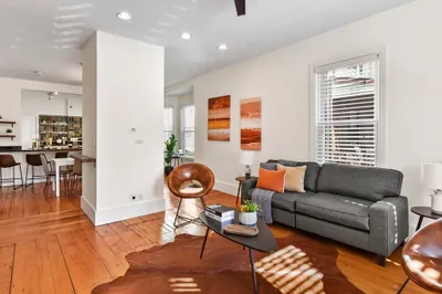 52 Pinckney Street #52