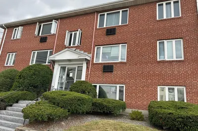 133 Warren St #6
