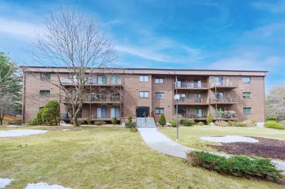 7 Ledgewood Way #8