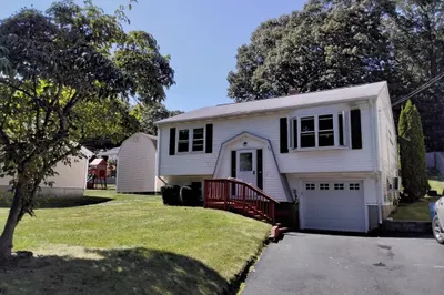 96 Hines Rd 1