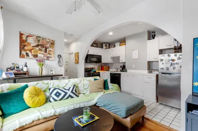 54 Myrtle St #10 1